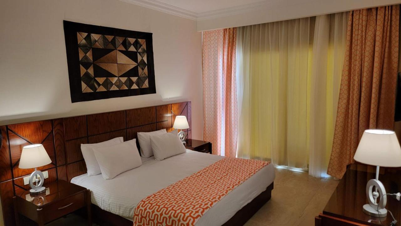 Oyster Bay Beach Resort - Luxury Serviced Condo Marsa Alam ภายนอก รูปภาพ
