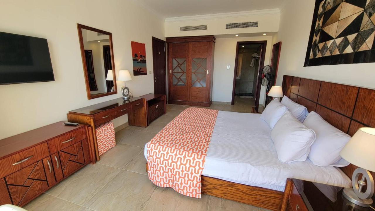 Oyster Bay Beach Resort - Luxury Serviced Condo Marsa Alam ภายนอก รูปภาพ