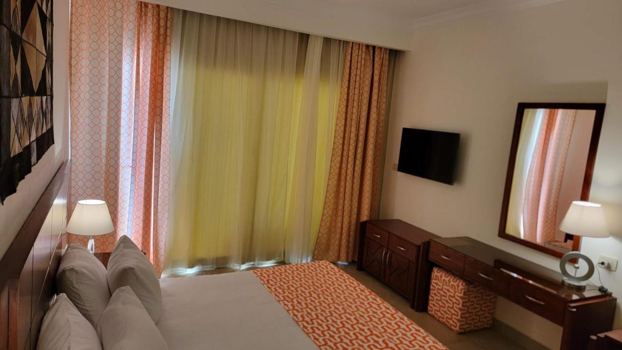 Oyster Bay Beach Resort - Luxury Serviced Condo Marsa Alam ภายนอก รูปภาพ