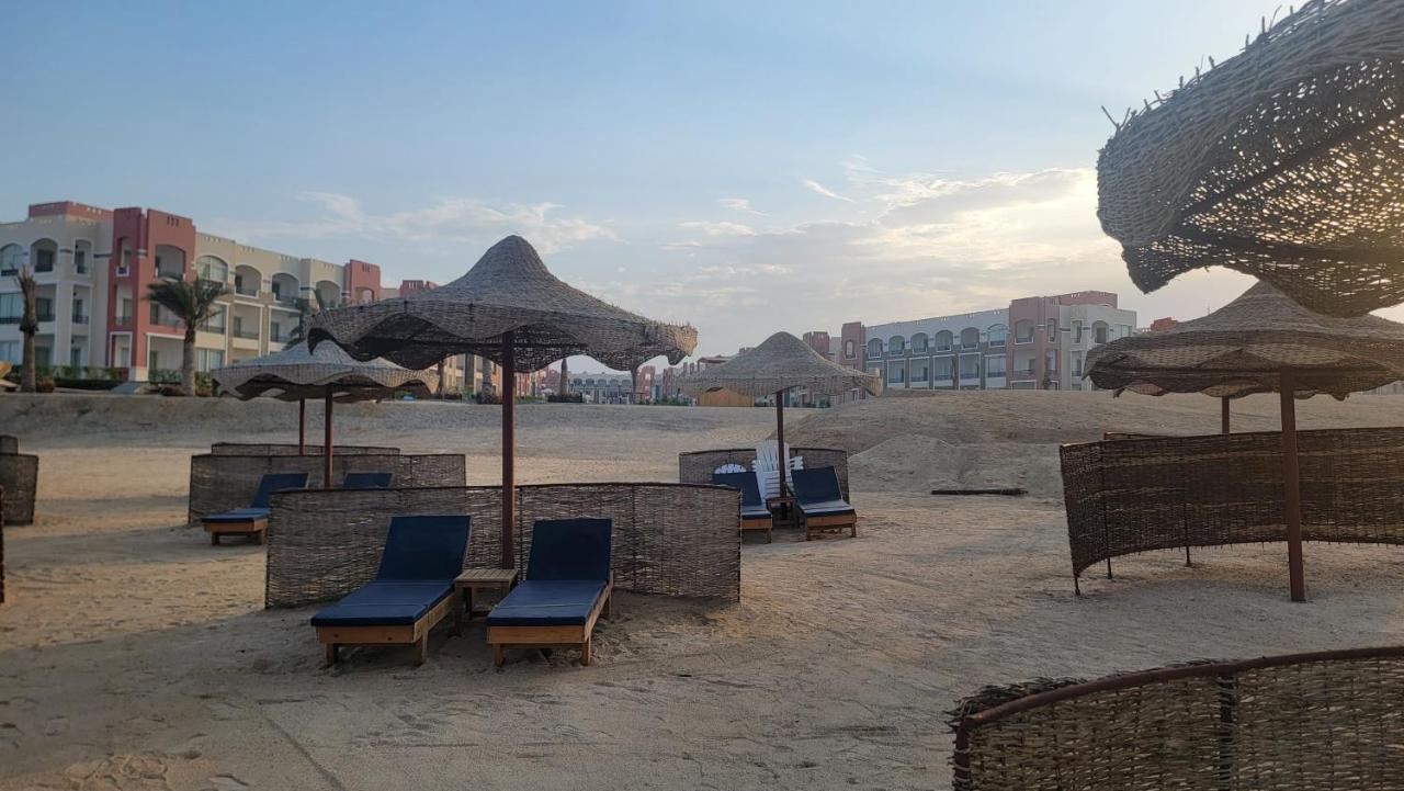 Oyster Bay Beach Resort - Luxury Serviced Condo Marsa Alam ภายนอก รูปภาพ